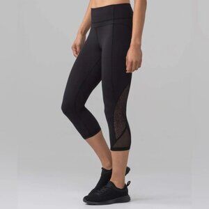 Lululemon Twist  & Train Crop, size 6